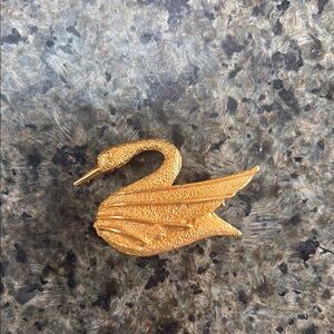 Vintage DFA Dubarry Elegant Gold Tone Swan Brooch